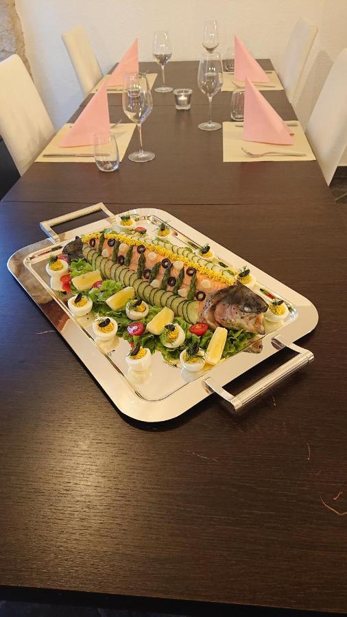 Hotel-Restaurant Le Lion D'Or Porrentruy Dış mekan fotoğraf