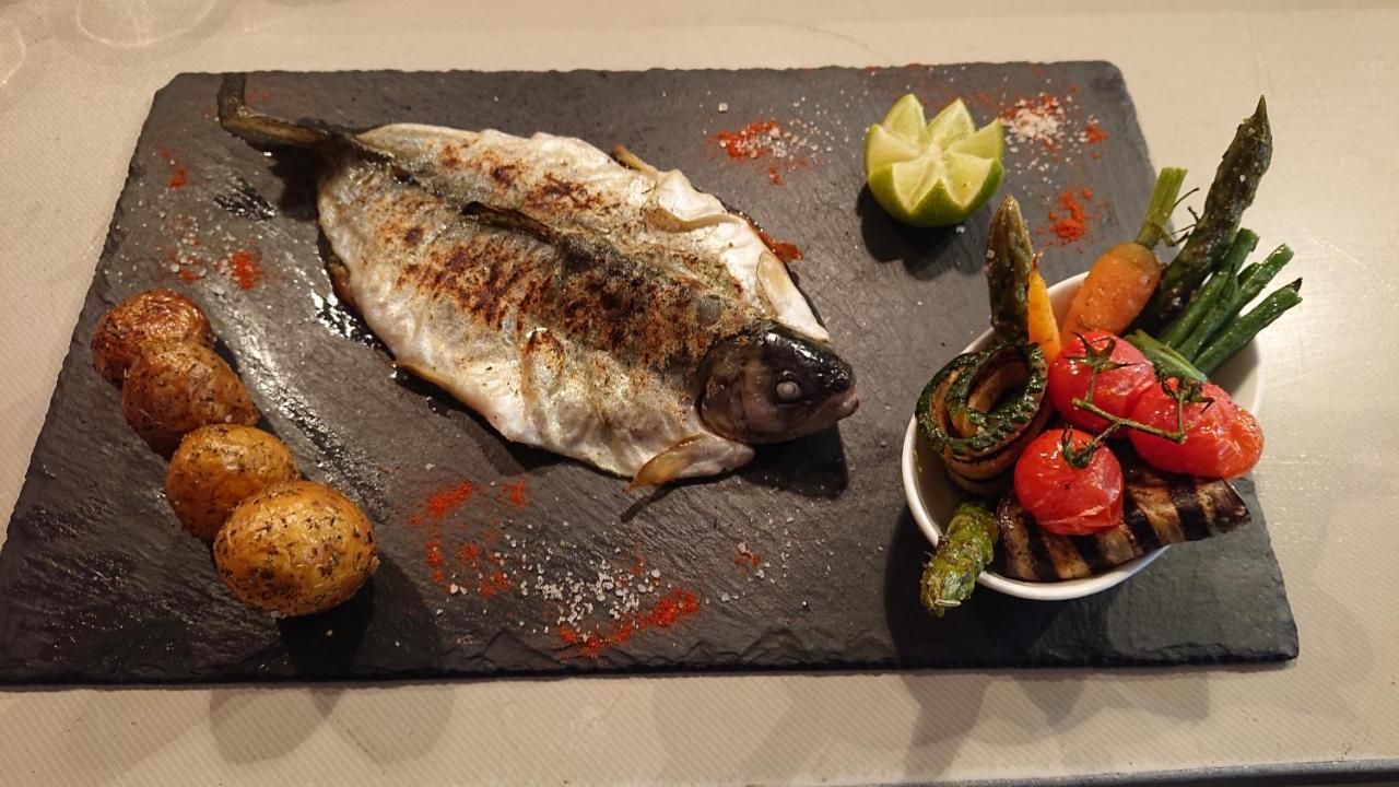 Hotel-Restaurant Le Lion D'Or Porrentruy Dış mekan fotoğraf
