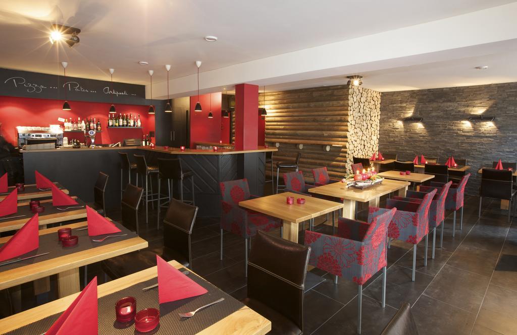 Hotel-Restaurant Le Lion D'Or Porrentruy Dış mekan fotoğraf