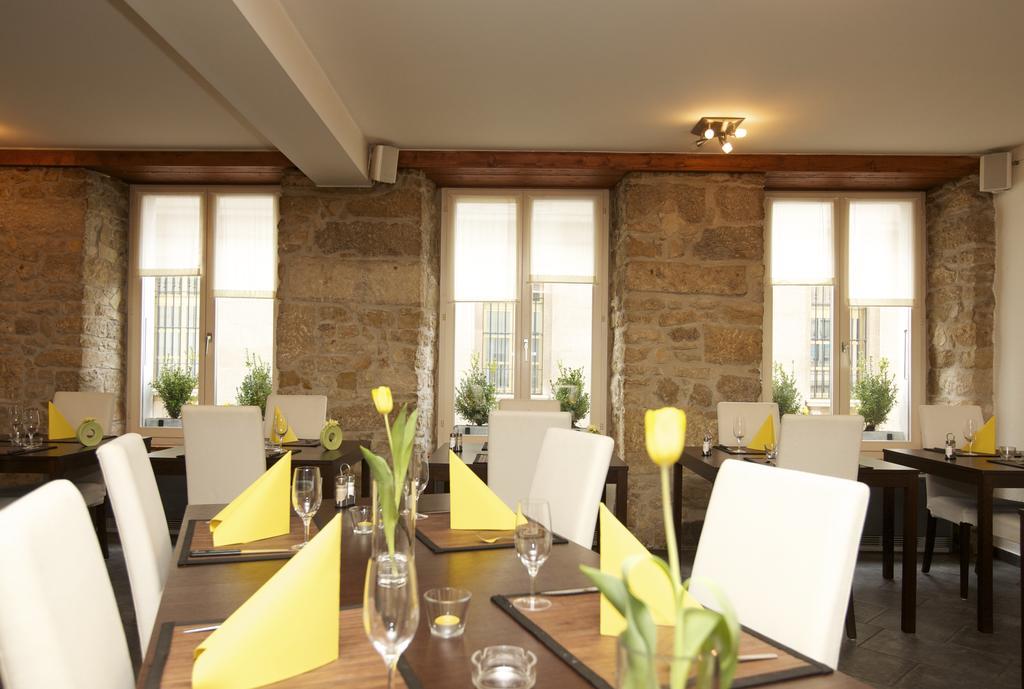 Hotel-Restaurant Le Lion D'Or Porrentruy Dış mekan fotoğraf